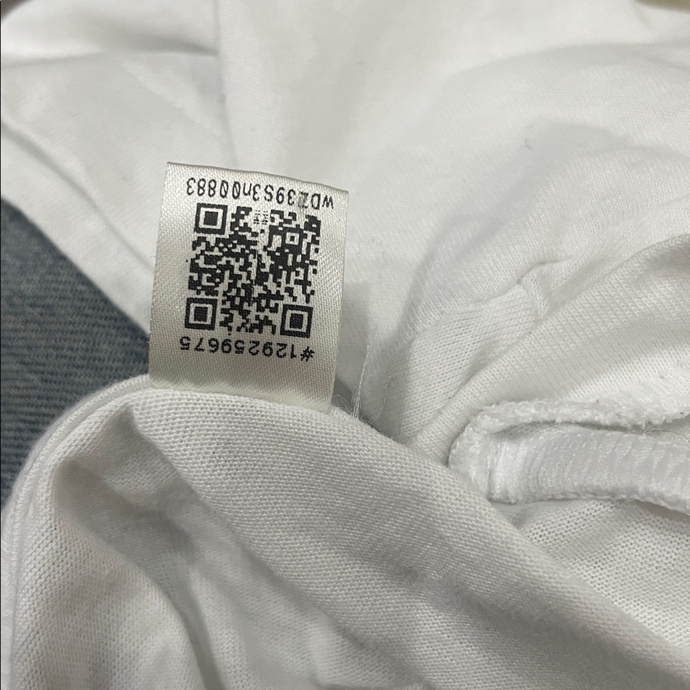 Adidas Men's White T-Shirt. Size 2XL - Picture 15 of 16